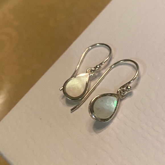 .925 stamped silver shell drop earrings - Picture 7 of 7